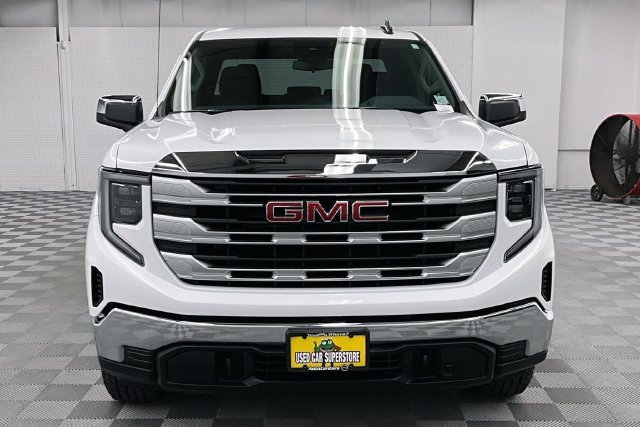 Used 2026 Summit White GMC SLE image 4