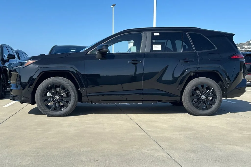 New 2026 Midnight Black Metallic Toyota  SE image 7
