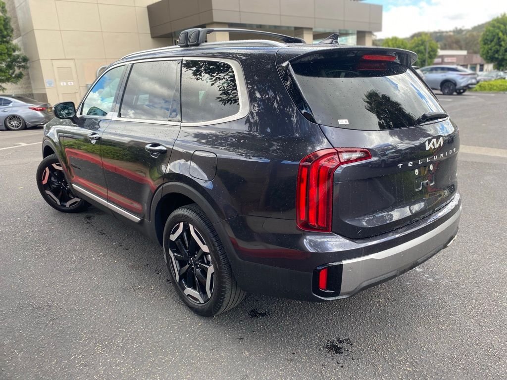 Used 2025 Gray Kia S image 3