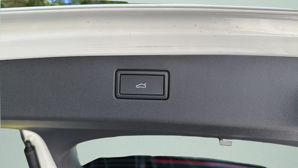 New 2026 Opal White Pearl Volkswagen 2.0T SE R-Line Black image 32