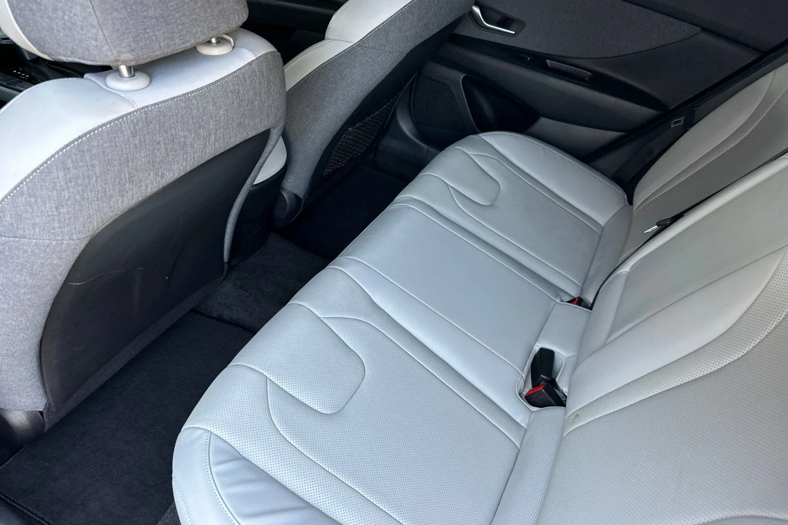 Used 2022 Black Hyundai Limited image 12