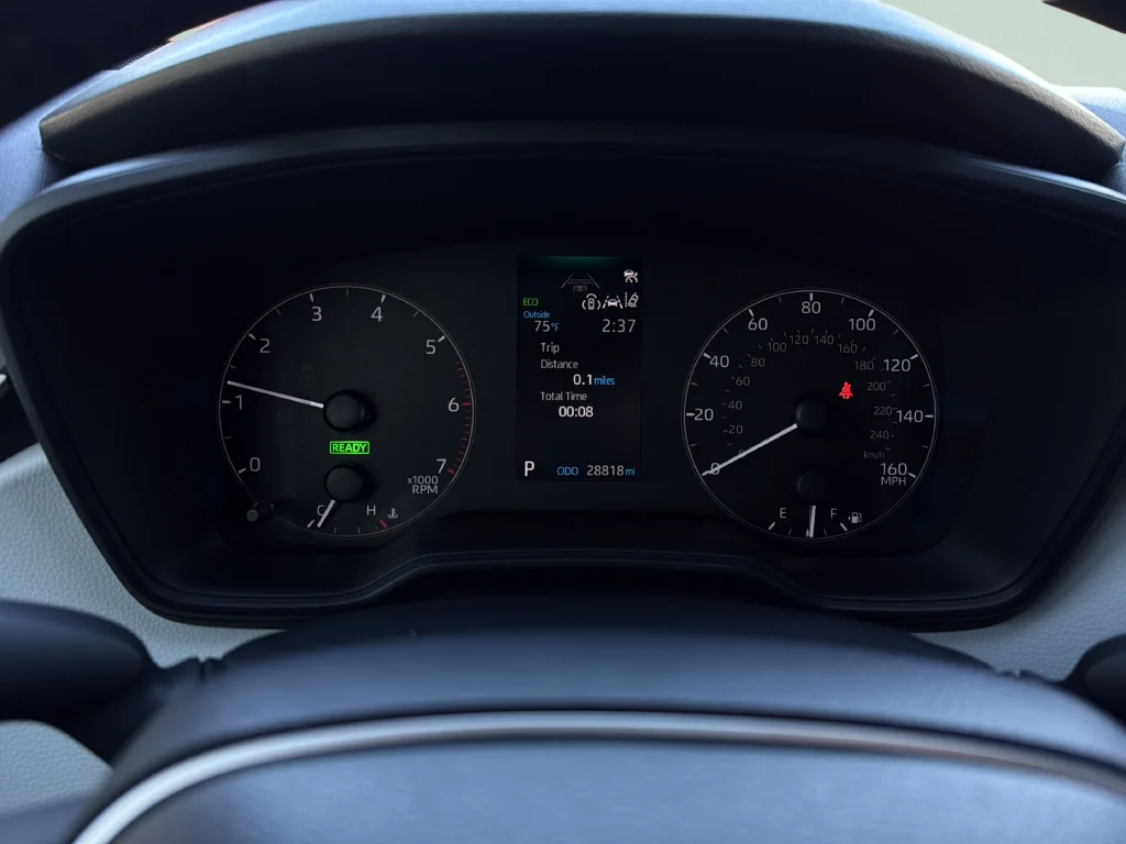 Used 2023 Ice Toyota SE image 24