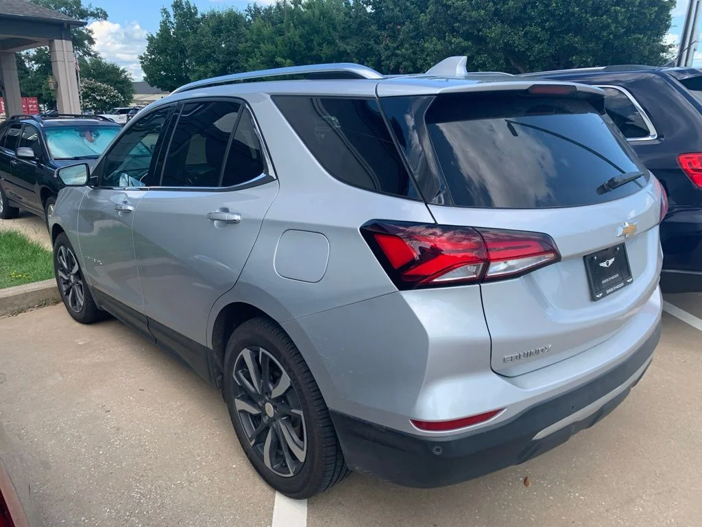 Used 2022 Silver Chevrolet Premier image 2