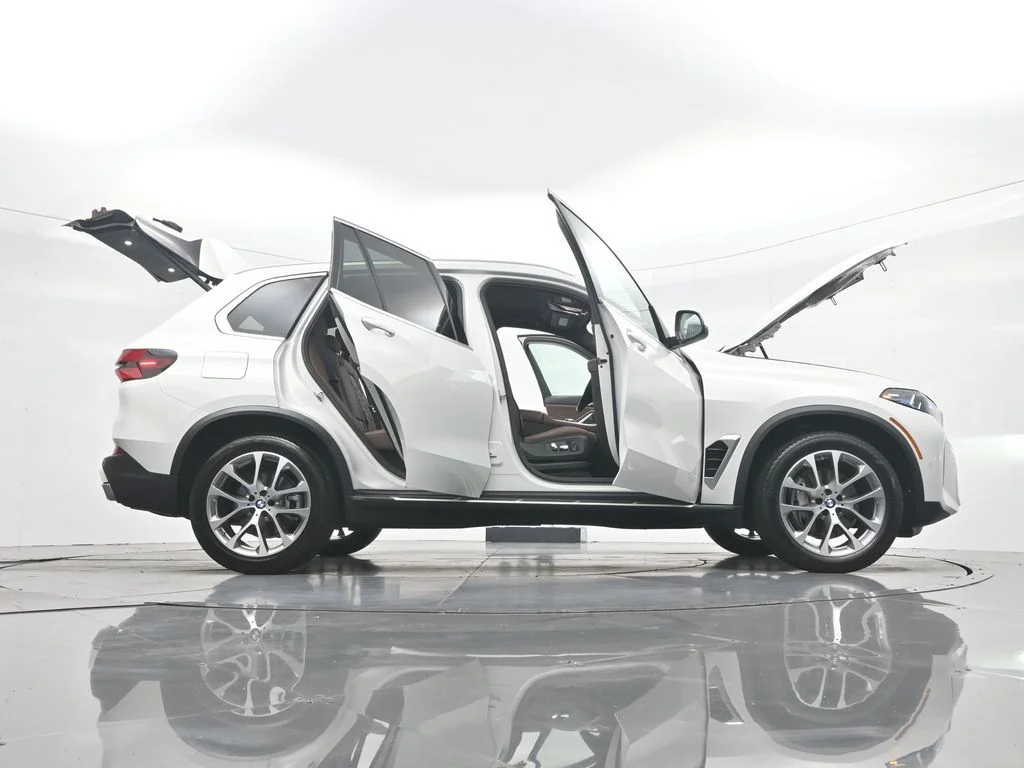 Certified Used 2025 White Metallic BMW xDrive40i image 45