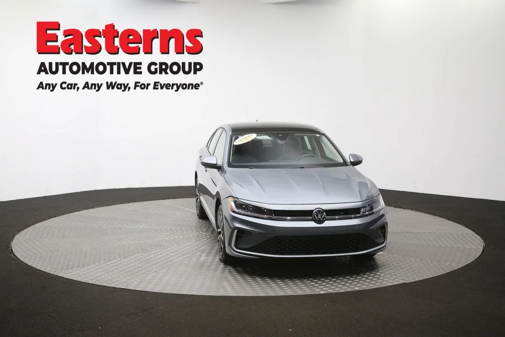 Used 2025 Gray Volkswagen 1.5T SE image 50