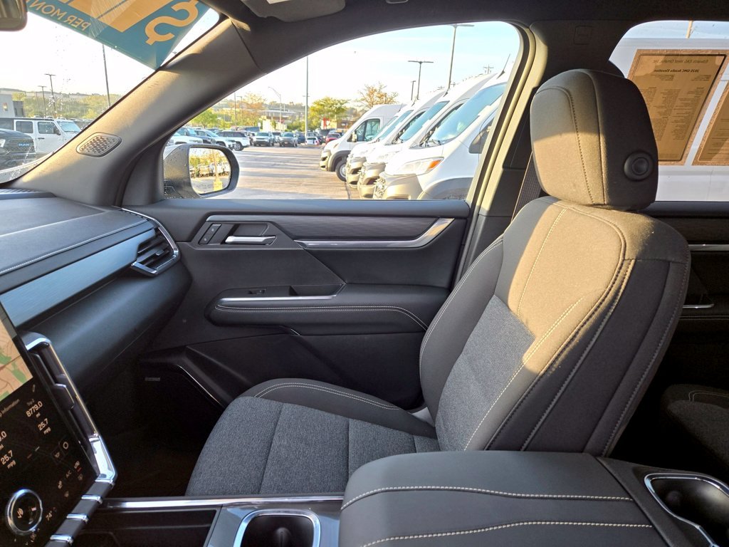 Used 2025 Silver GMC Elevation image 22