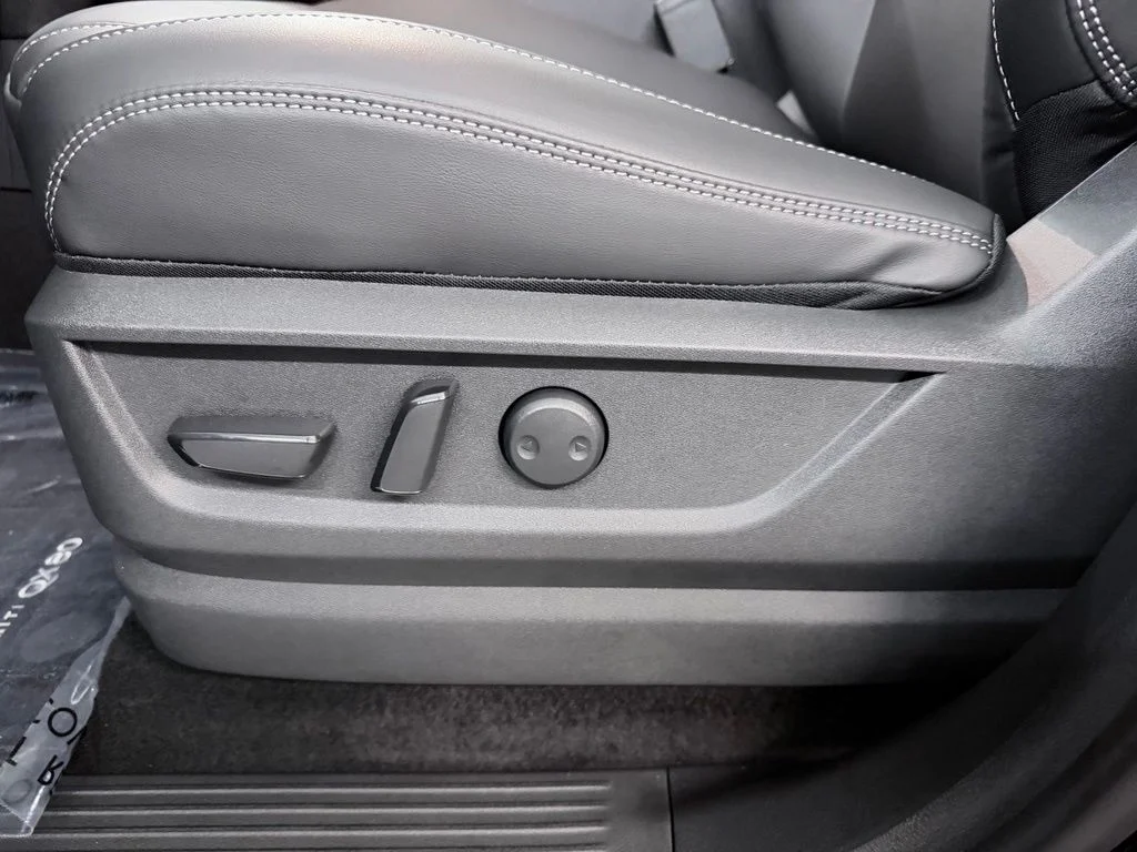 New 2027 BLACK OBSIDIAN INFINITI Pure 2WD image 13