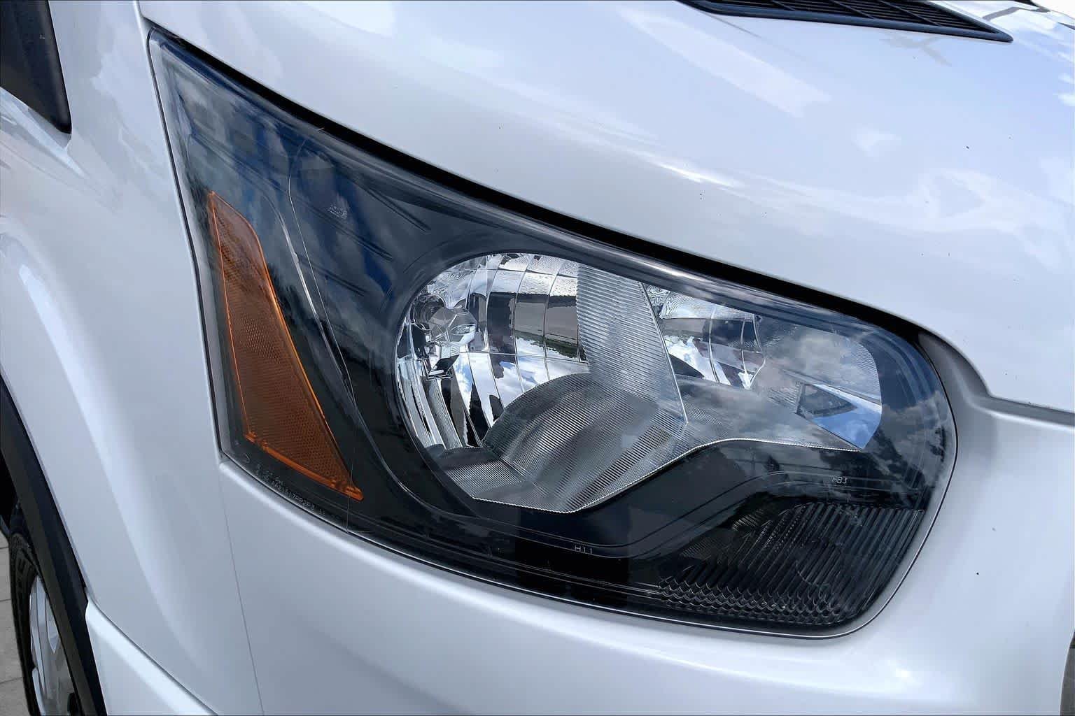 Used 2025 Oxford White Ford XLT image 26