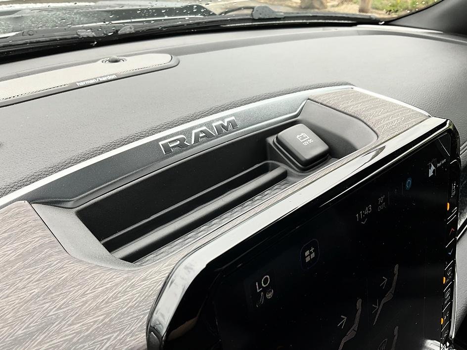 New 2026 Ivory White Tri-Coat Pearl-Coat Exterior Paint RAM Laramie image 25