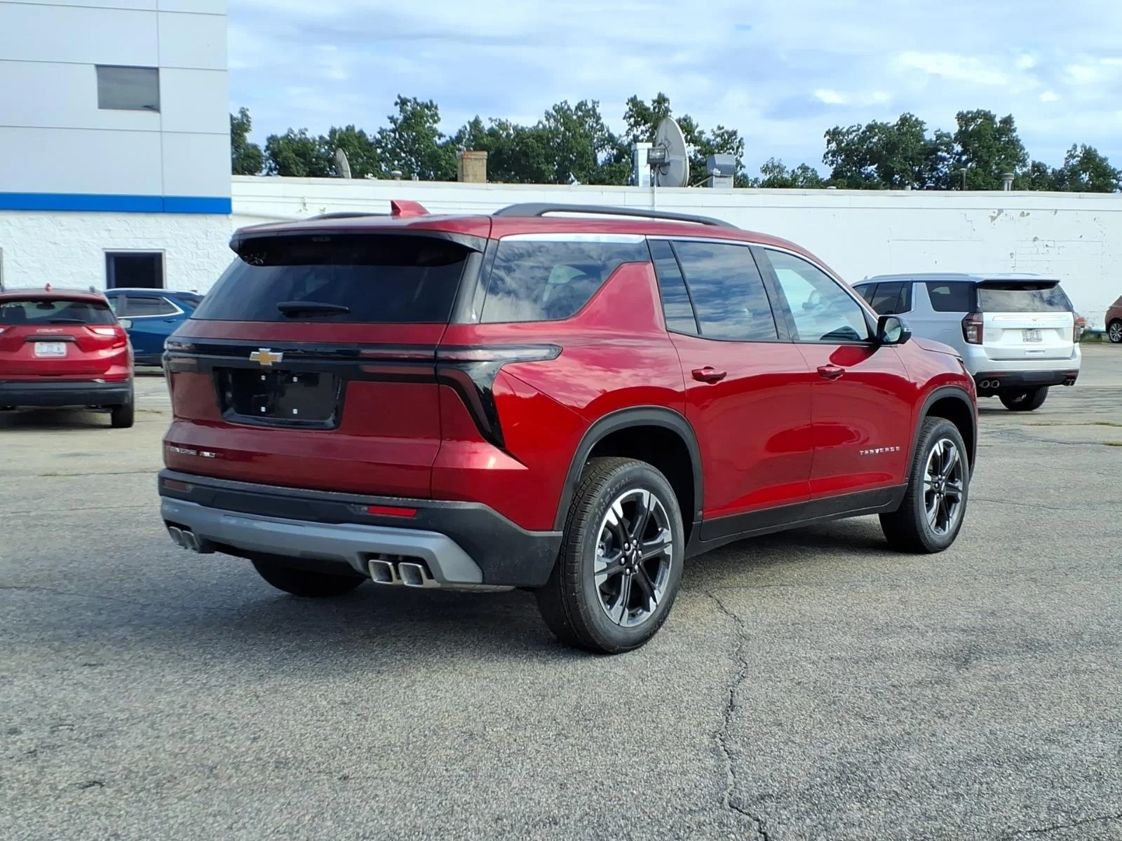 2027 Chevrolet Traverse LT - Photo 7