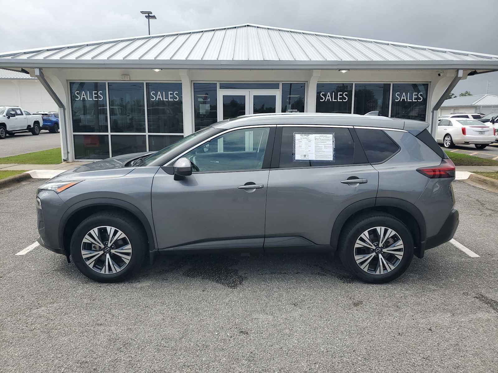 Used 2023 Gray Nissan SV image 2