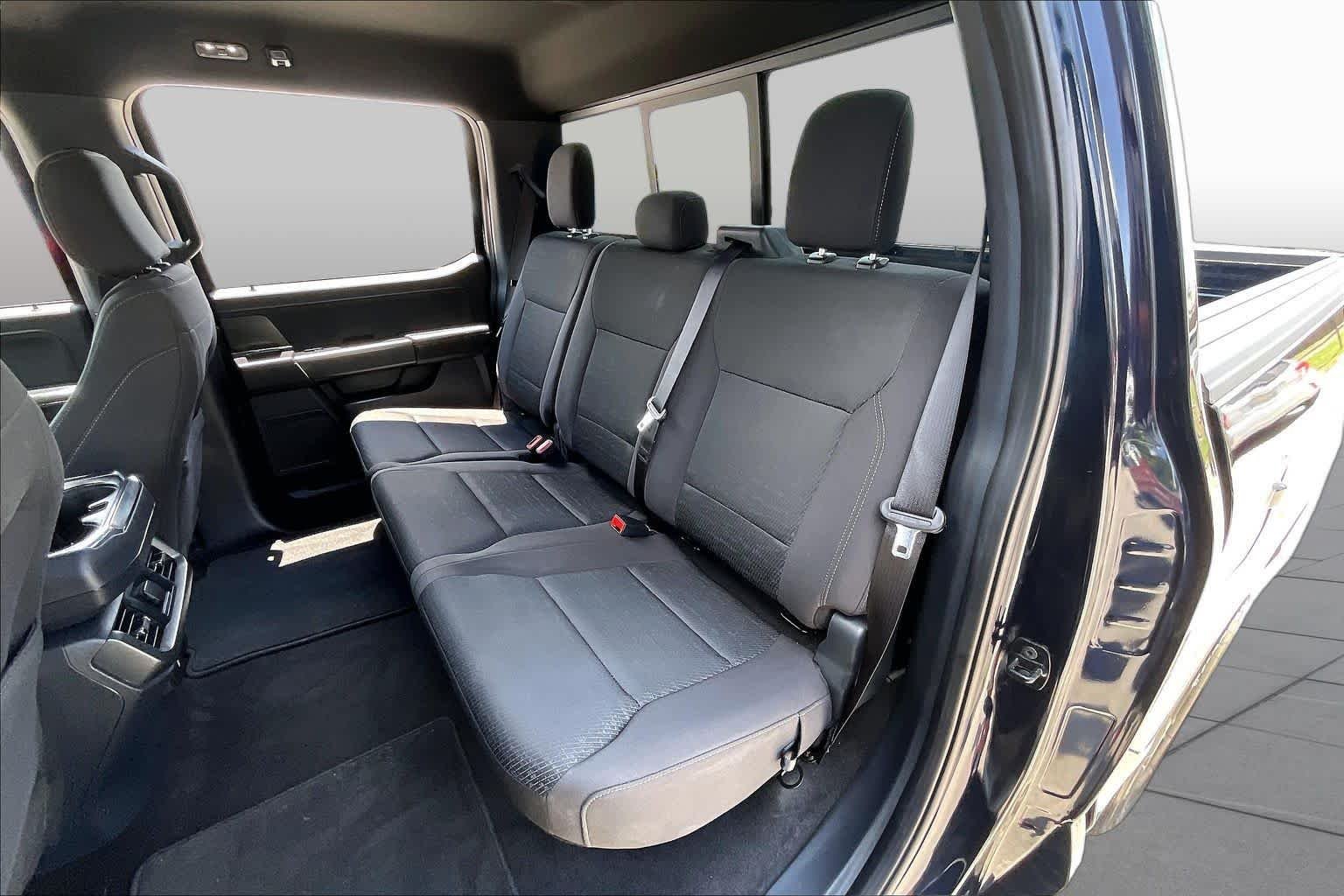 Used 2024 Antimatter Blue Ford XLT image 18