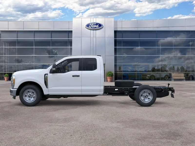 New 2026 Oxford White Ford XL image 31