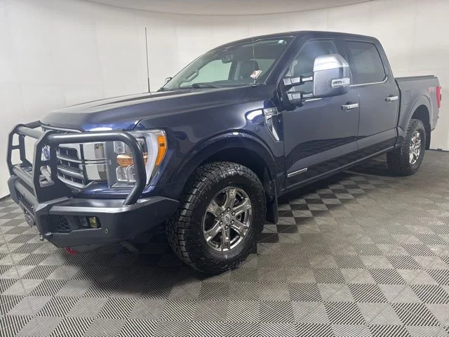 Used 2023 Blue Metallic Ford Lariat image 8