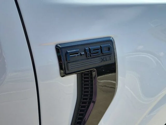 New 2026 Oxford White Ford XLT image 14