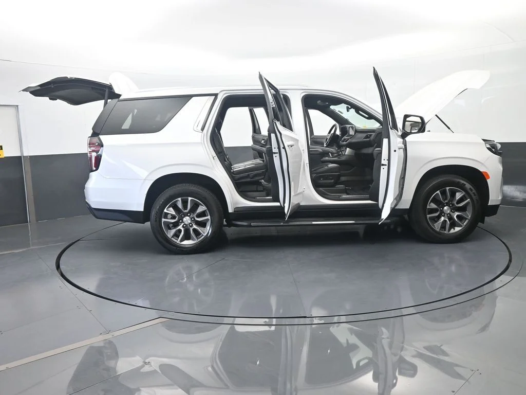 Used 2022 Iridescent Pearl Tricoat Chevrolet LT image 83