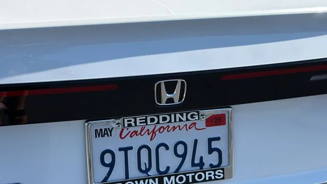 Used 2025 White Honda SE image 11