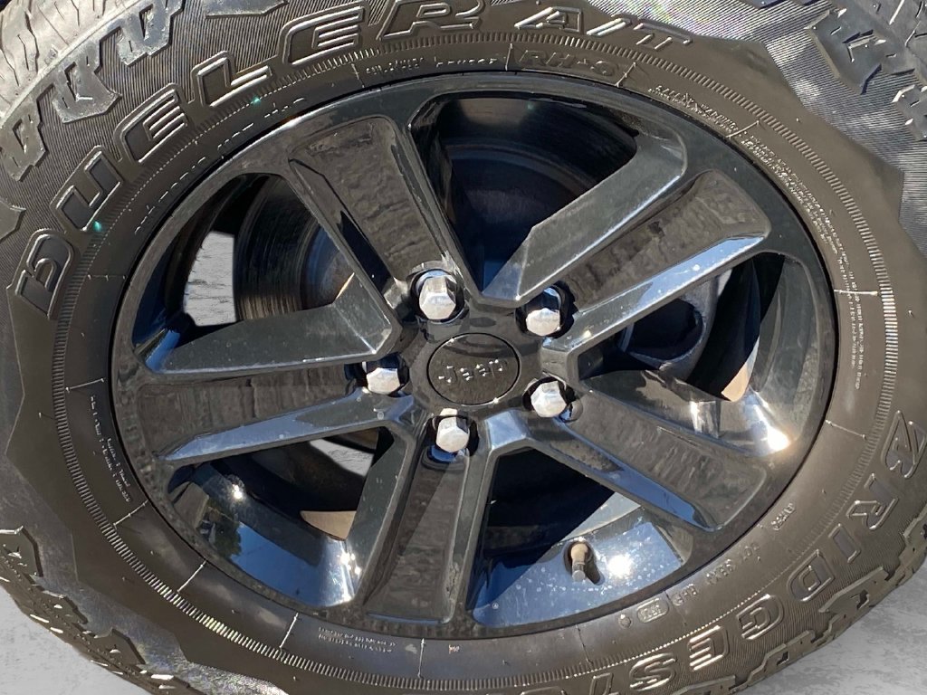 Used 2022  Jeep Unlimited Sahara Altitude image 32