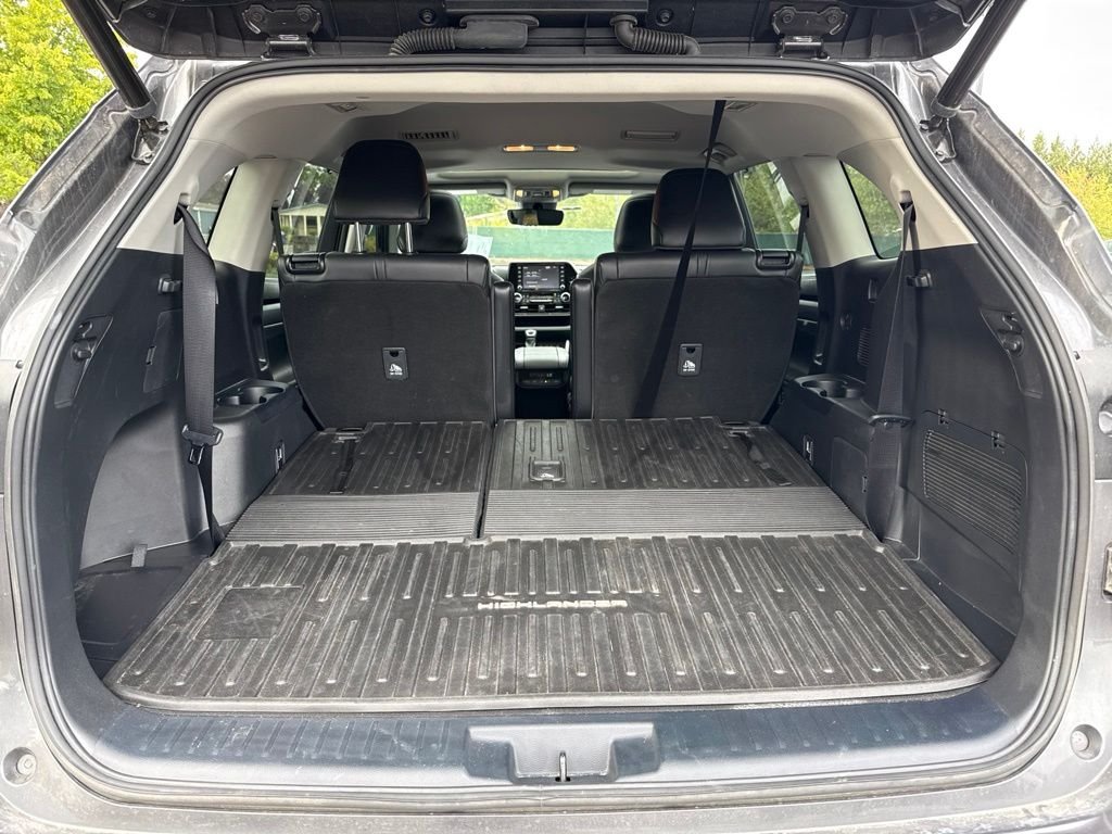 Used 2022 Magnetic Gray Metallic Toyota XLE image 20