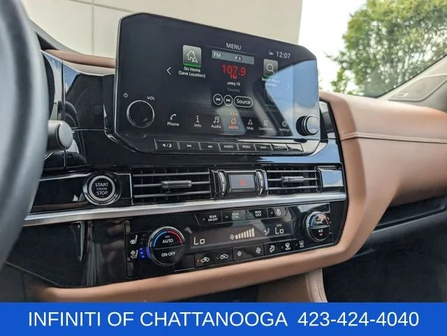 Used 2023 Black Nissan Platinum image 17