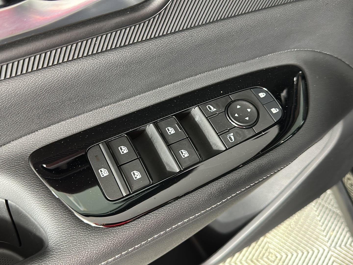 Used 2026 Super Black Nissan SV image 18