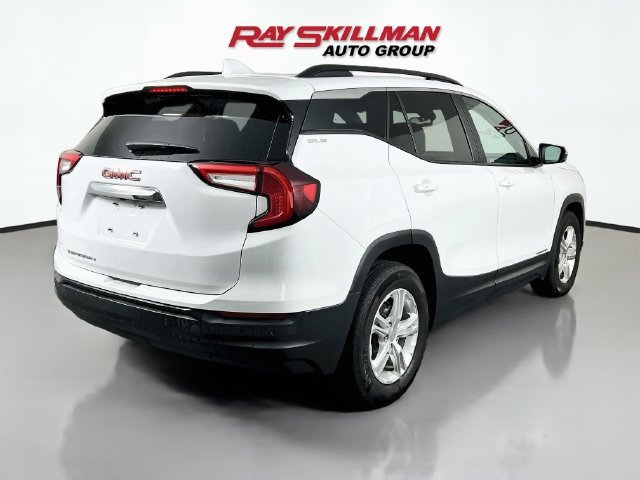 Used 2023 SUMMIT WHITE GMC SLE image 7