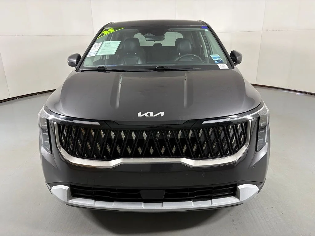 Used 2025 Gray Kia LXS image 3