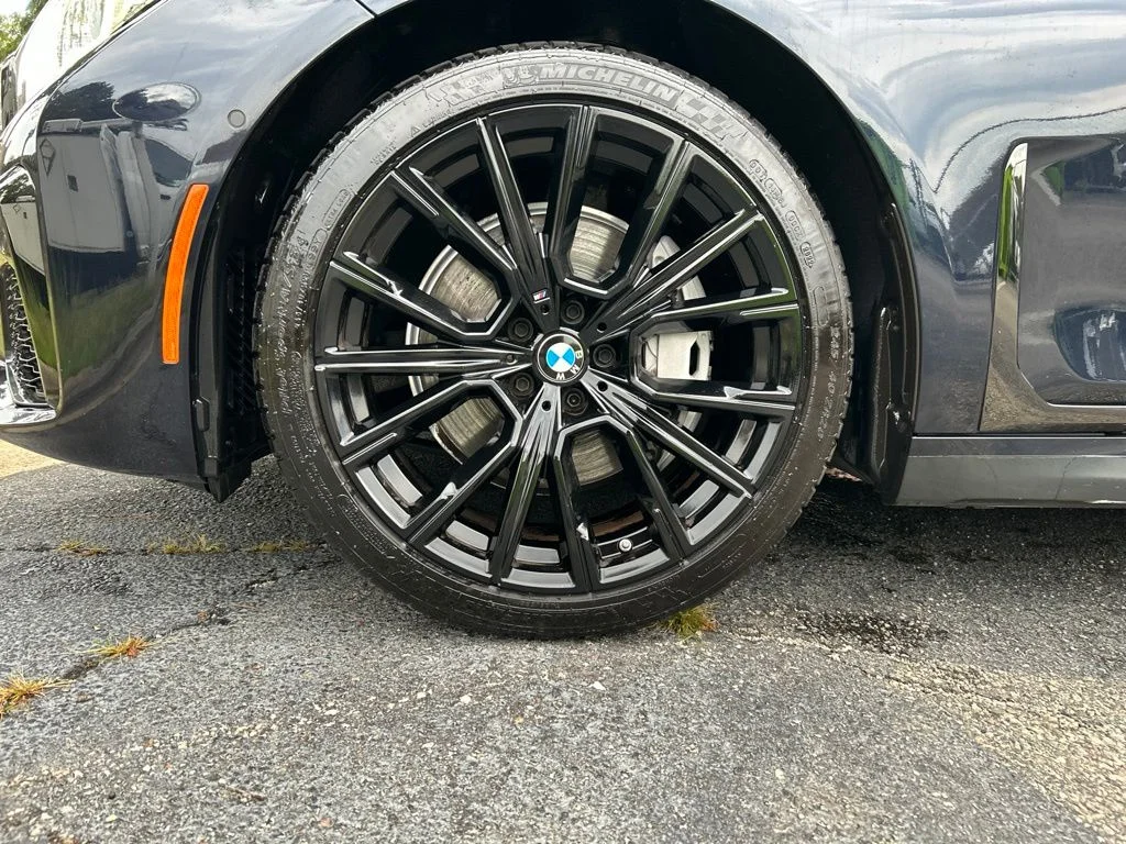 Used 2021 Black BMW 740i image 11