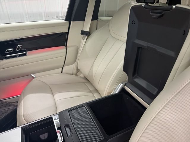 New 2026 Eiger Grey Land Rover SE image 38