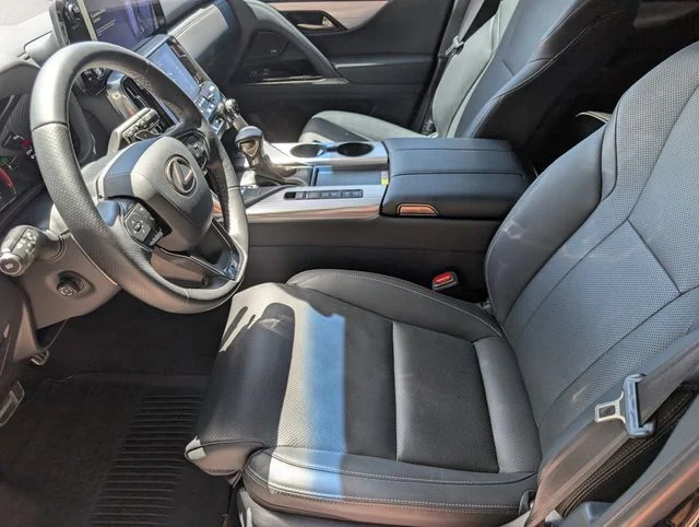 2024 Lexus LX F-Sport - Photo 8