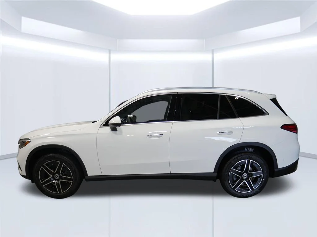 New 2026 Polar White Mercedes-Benz GLC 300 image 38