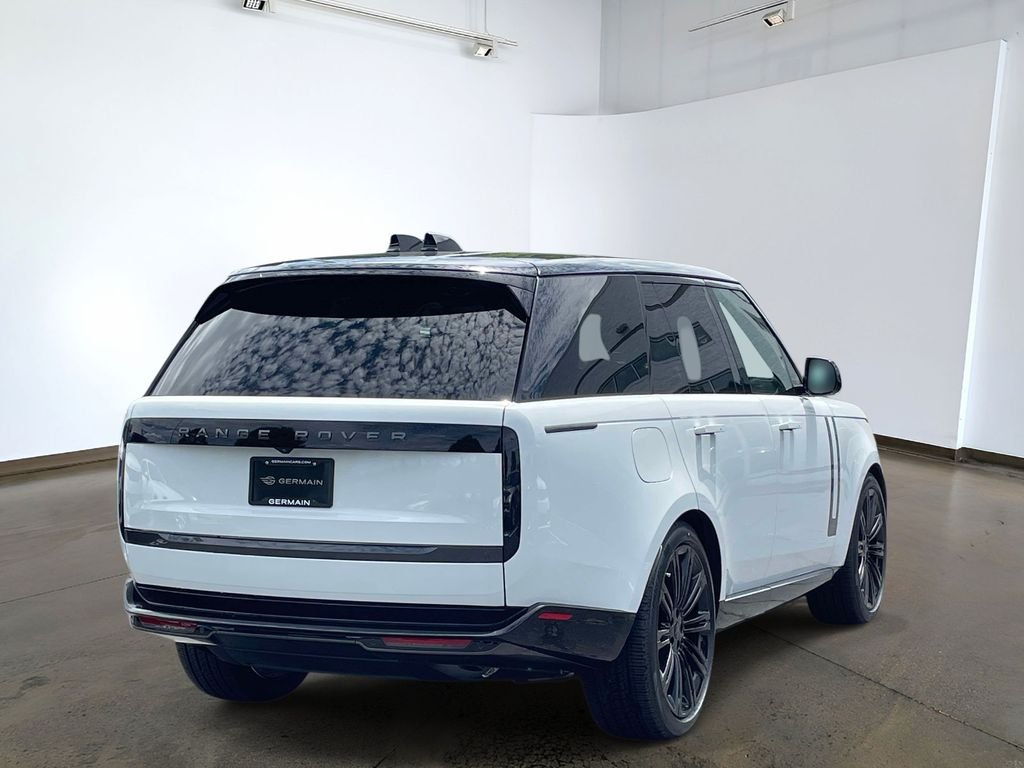 New 2026 Fuji White Land Rover SE image 4