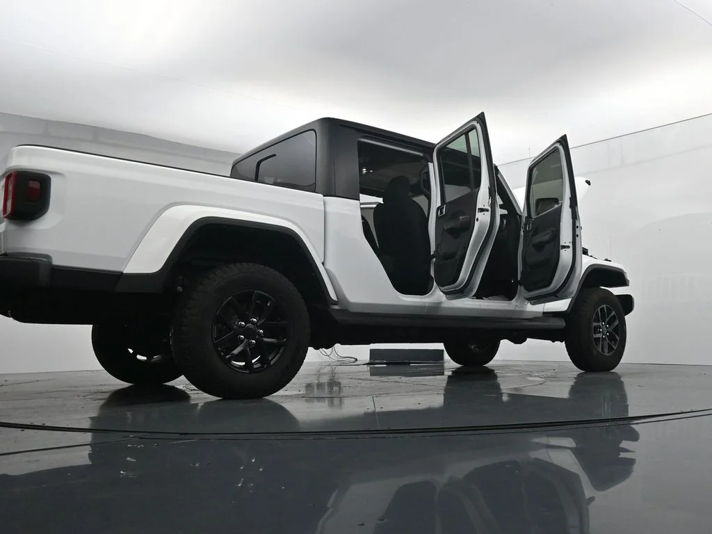 Used 2021 White Jeep Sport image 42