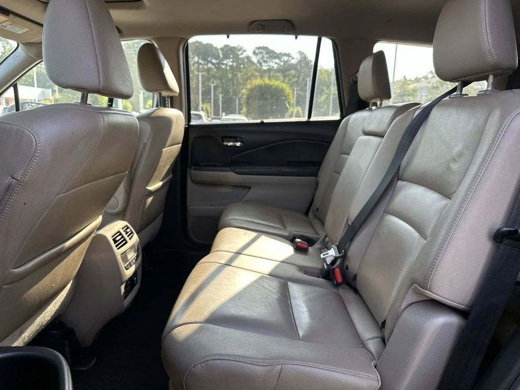 Used 2016  Honda EX-L image 16