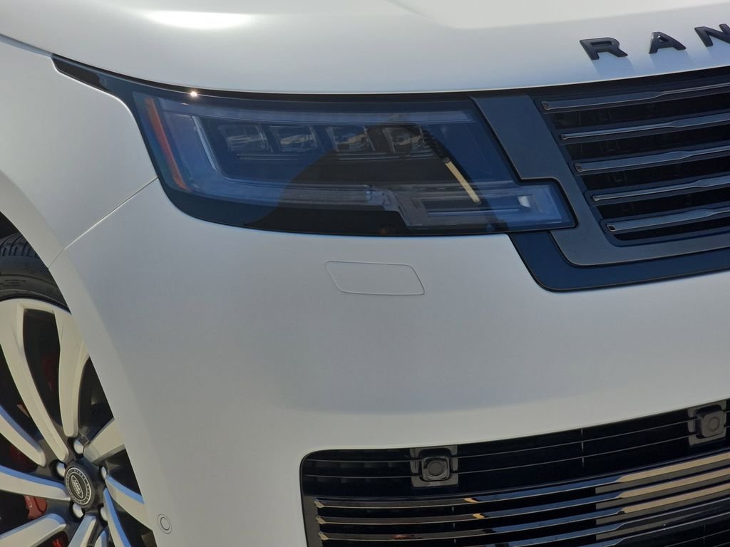 New 2025 Icy White Satin Land Rover SV LWB image 32