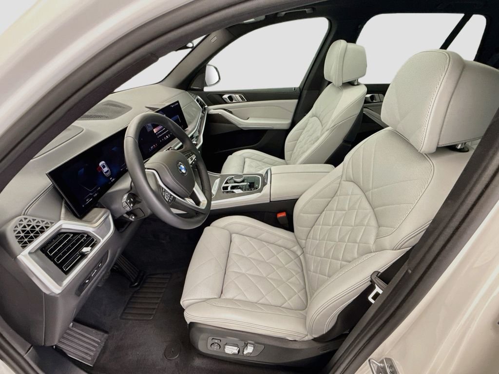 Certified Used 2025 Alpine White BMW xDrive40i image 18