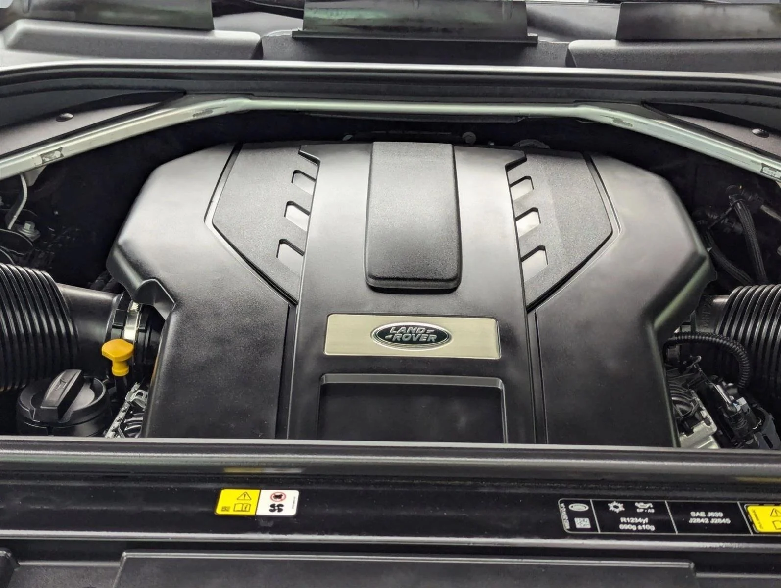 Used 2023 Black Land Rover SE image 22
