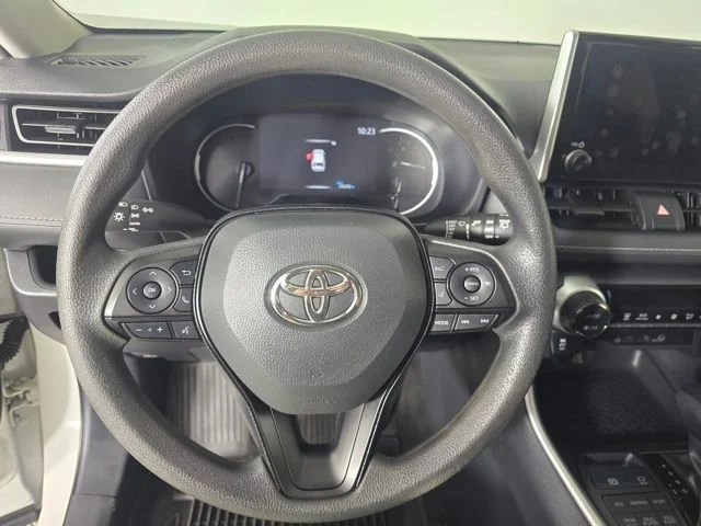 Used 2025 White Toyota XLE image 18