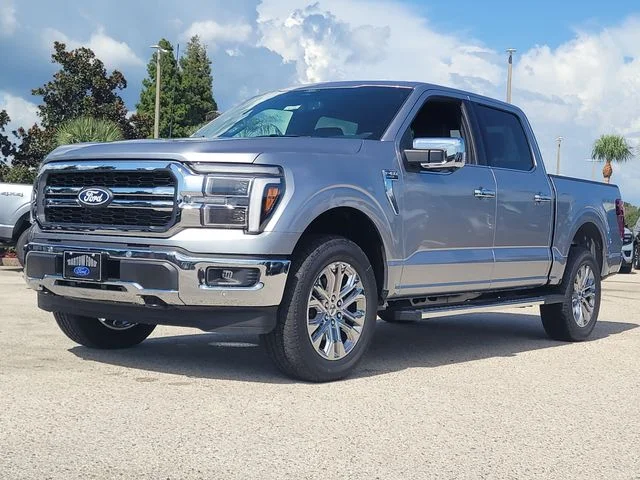 New 2026 Silver Metallic Ford Lariat image 32