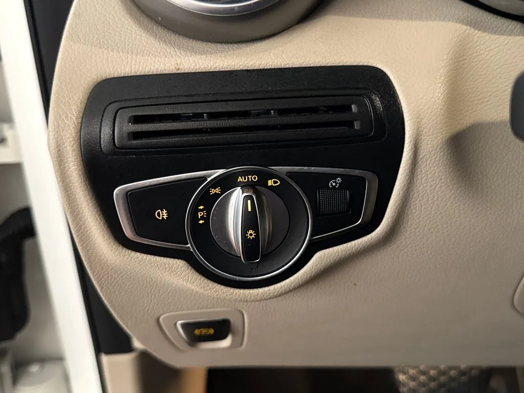 Certified Used 2018 White Mercedes-Benz GLC 300 image 18