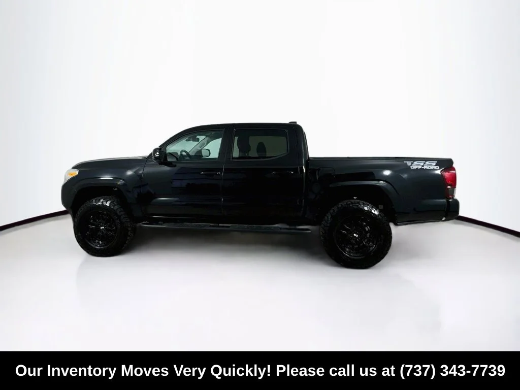 Used 2022 Midnight Black Metallic Toyota SR image 4