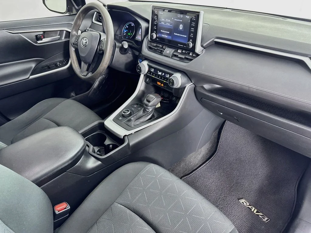 Used 2021 Super White Toyota XLE image 35