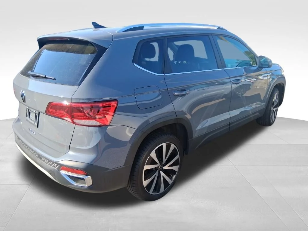 Used 2023 Gray Volkswagen 1.5T SE image 11
