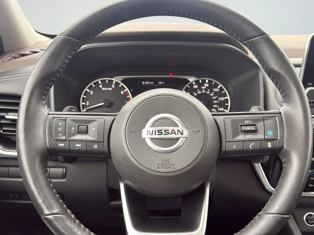 Used 2021 Red Nissan SV image 30