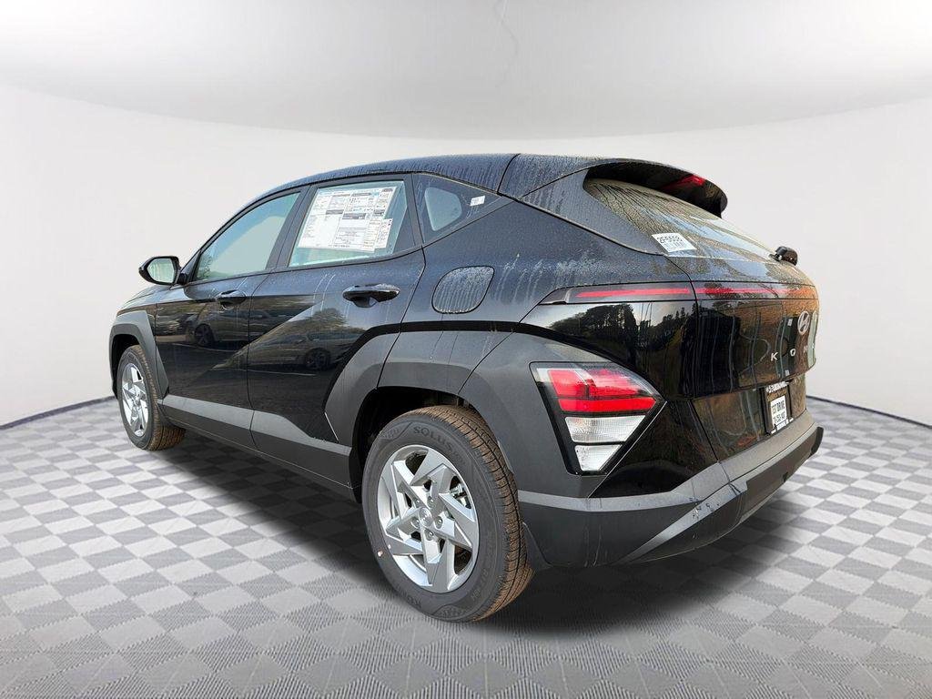 New 2026 Black Hyundai SE FWD image 7