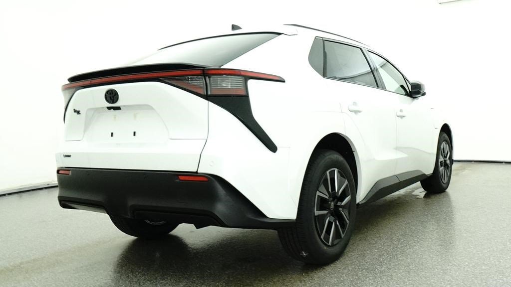 New 2026 Wind Chill Pearl <sup>1</sup> Toyota  XLE image 21