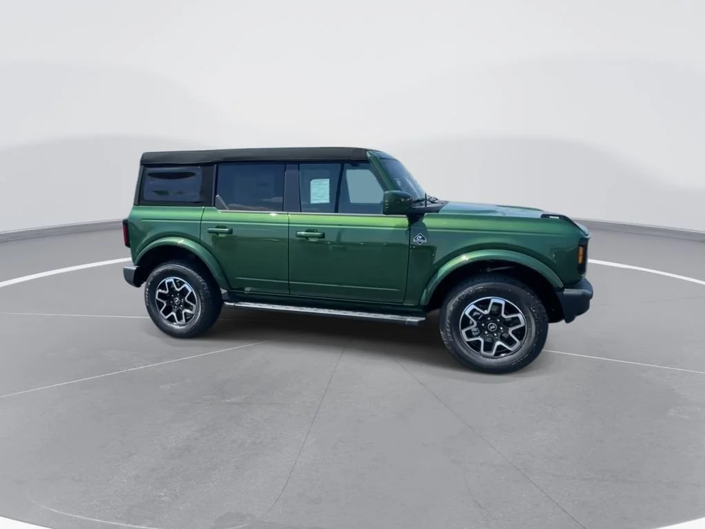 Used 2024 Green Ford Outer Banks image 9