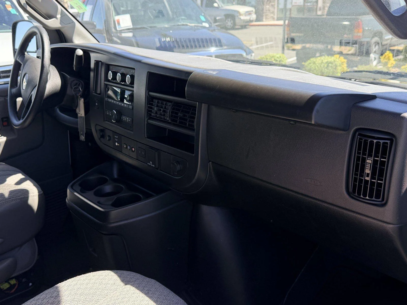 Used 2025 Summit White Chevrolet 1LT image 7