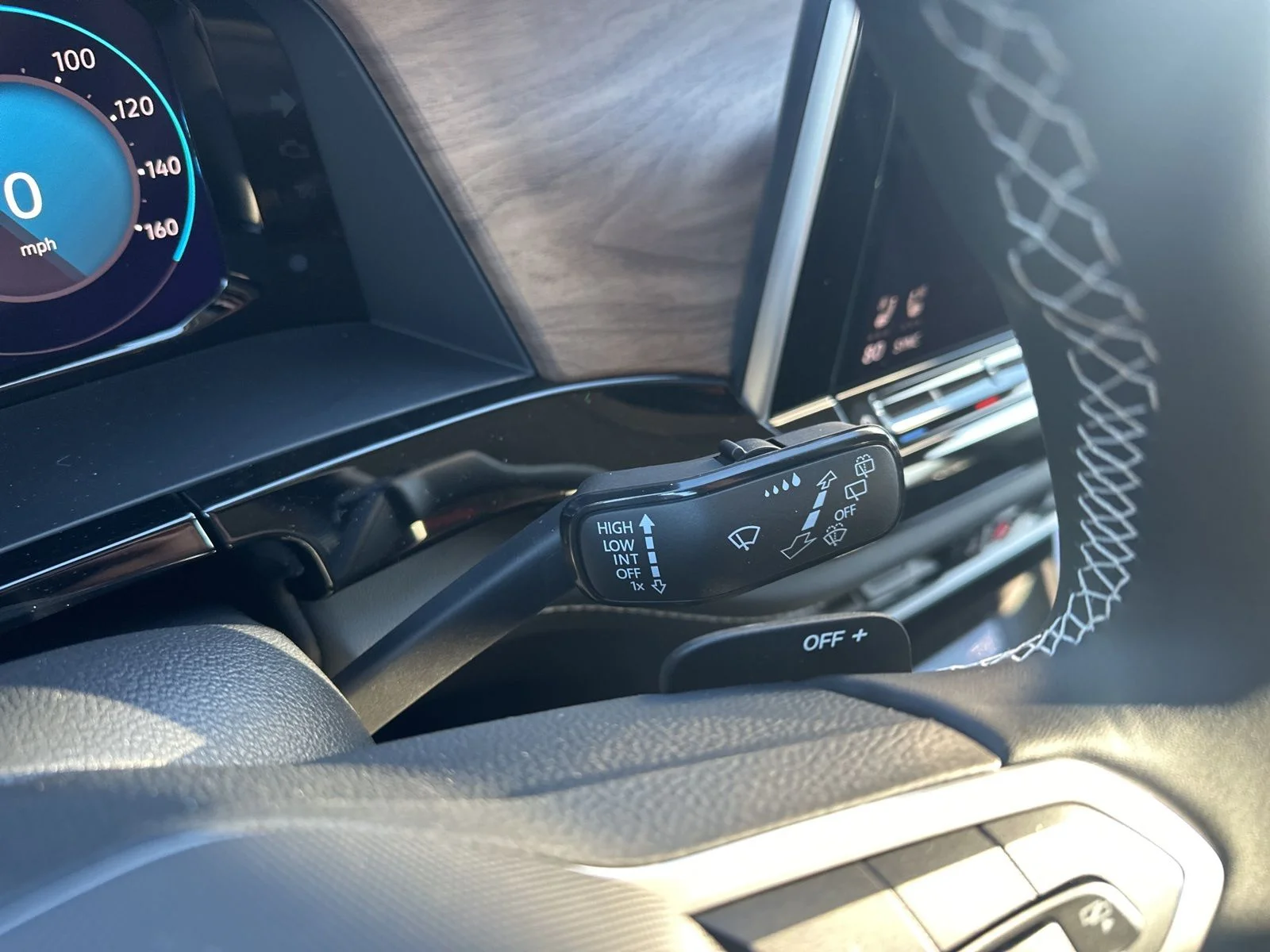 2026 Volkswagen Atlas SE w/Tech - Photo 19