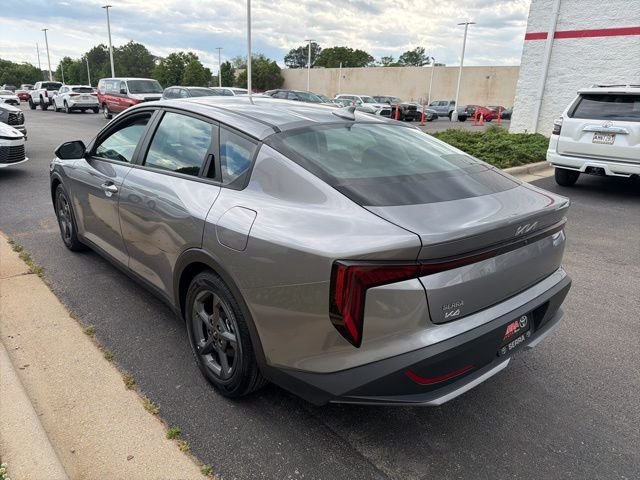 Used 2025 Gray Kia LXS image 7